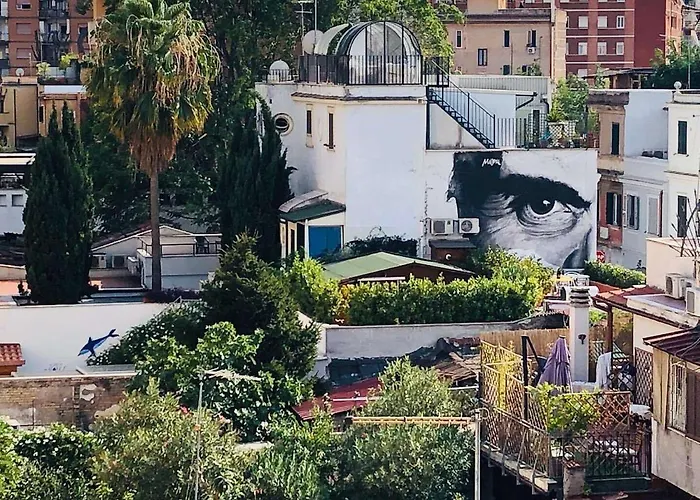 Daire Top-floor Apartment, 4 Metro Stops From The Colosseum *