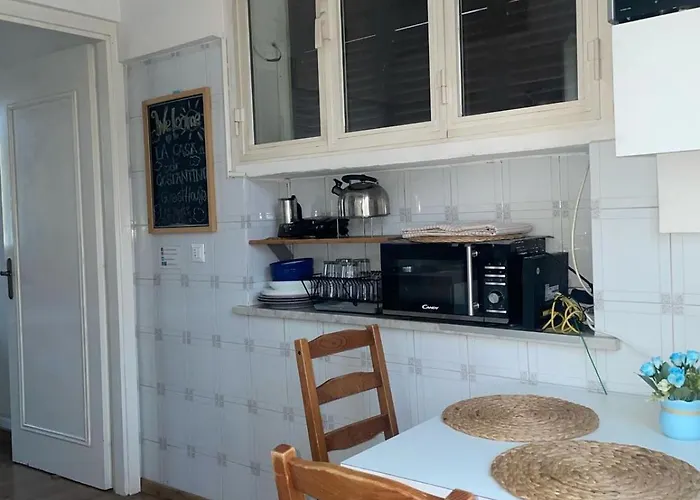 דירה Top-floor Apartment, 4 Metro Stops From The Colosseum *