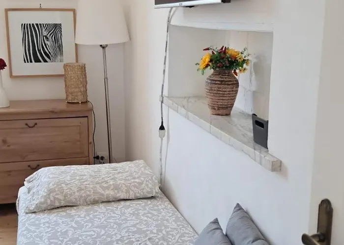 Top-floor Apartment, 4 Metro Stops From The Colosseum Roma