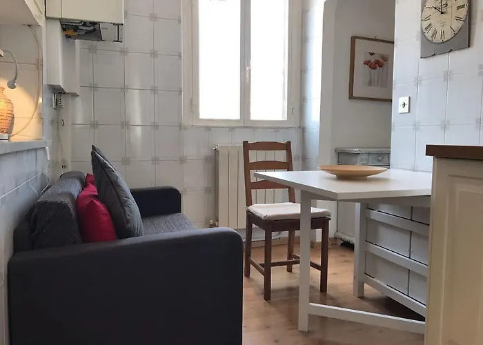 דירה Top-floor Apartment, 4 Metro Stops From The Colosseum *