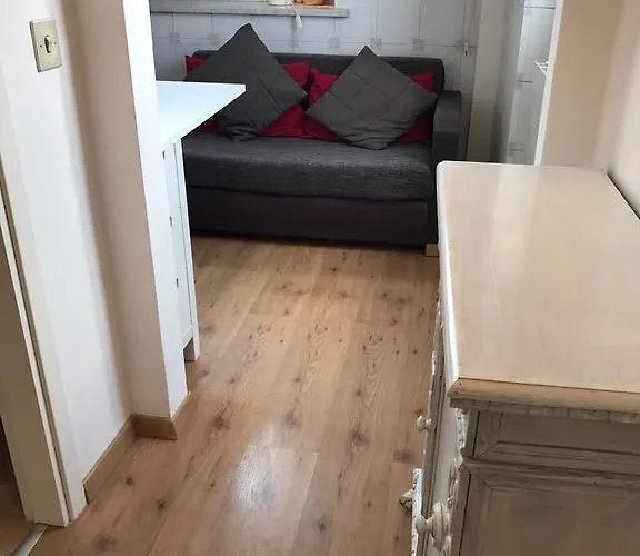 Top-floor Apartment, 4 Metro Stops From The Colosseum דירה רומא