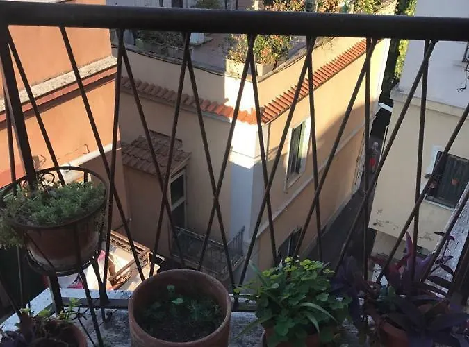דירה Top-floor Apartment, 4 Metro Stops From The Colosseum *