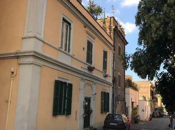 Top-floor Apartment, 4 Metro Stops From The Colosseum רומא